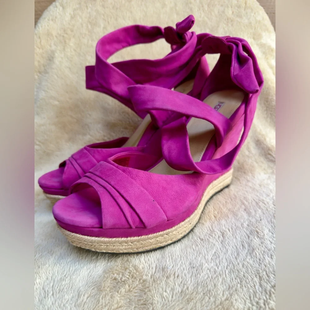 UGG Lucianna Platform Wedge Strappy Party Date Night Pink‎ Sandals Sz 10 EUC